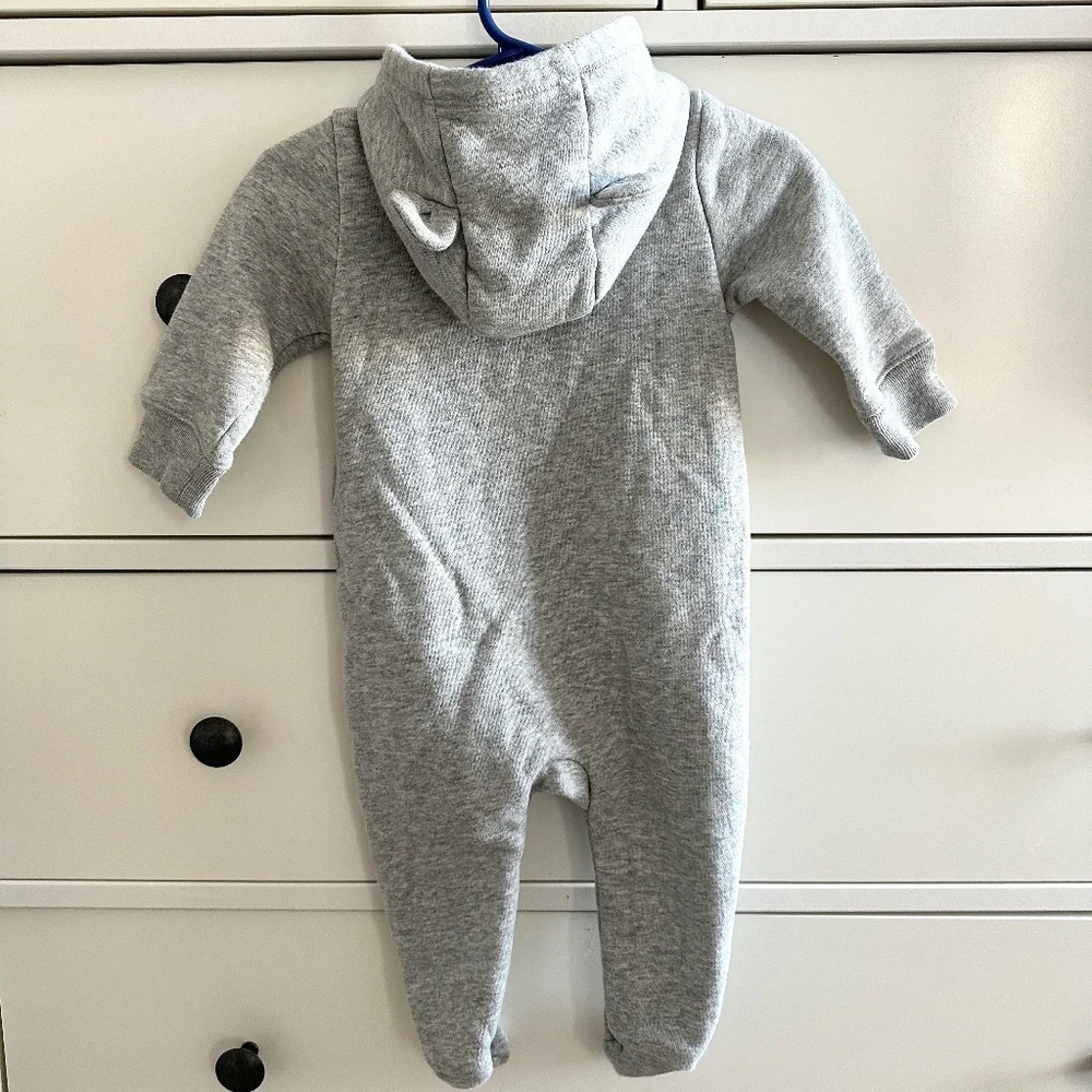 NWOT Baby Gap Gray Footie Bunting Suit One Piece 3-6